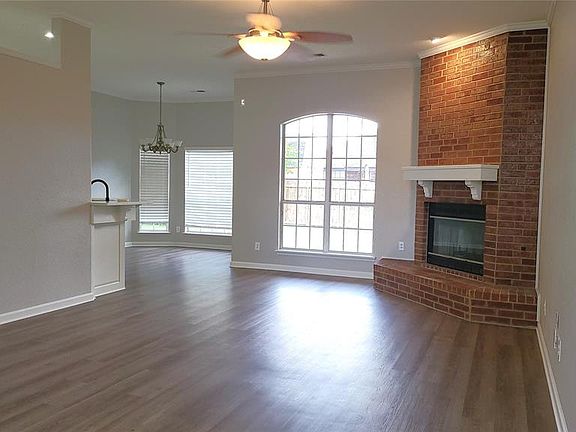 3rd image of 520 SW 154th Ct