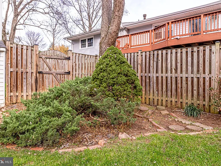 6519 Engel Dr — Photo 94