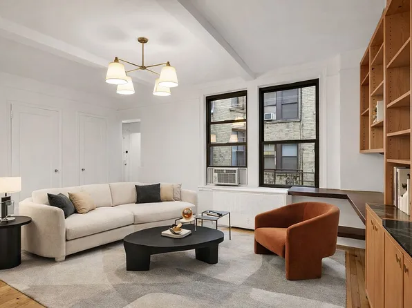 74 W 68th St APT 5A, New York, NY 10023