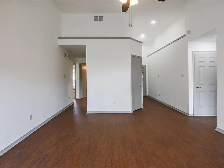 502 Eaglecreek Dr — Photo 11