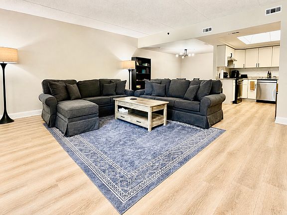 3rd image of 1330 Perry St APT 202