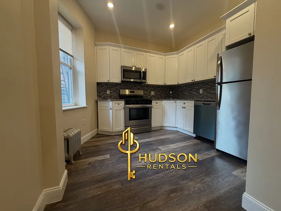 66 Sherman Pl #27