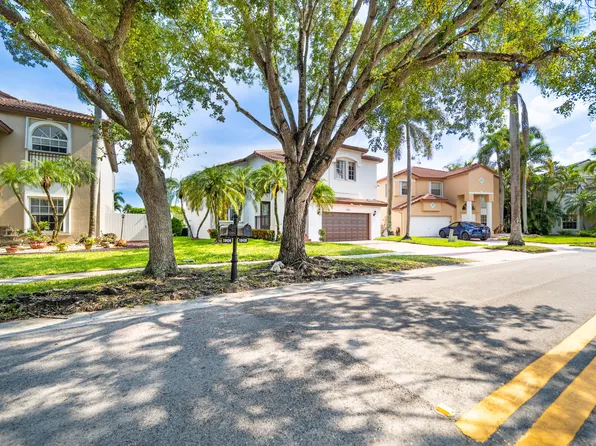 18438 NW 11th Street, Pembroke Pines, FL 33029