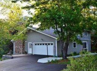 75 S Hills Dr, Bedford, NH 03110