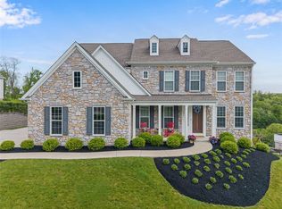 686 Country Club Dr, Pittsburgh, PA 15228