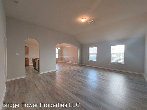 3rd image of 730 Aweigh Dr