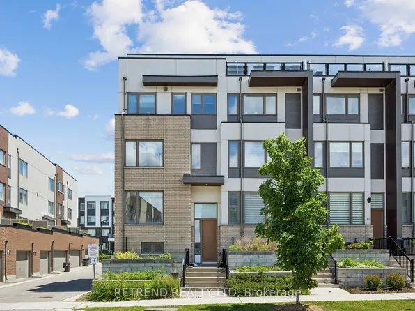 37 Caroline Carpenter Grv, Toronto, ON M3K 0B1