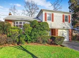 2496 Kayron Ln, North Bellmore, NY 11710