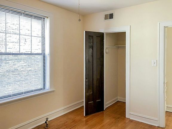 3rd image of 3618 N Marshfield Ave APT 1B