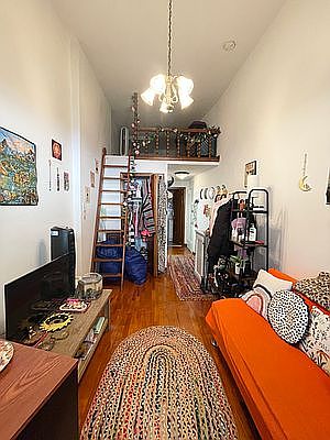 3rd image of 104 W 71st St APT 2B