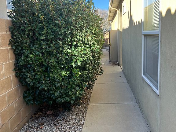2nd image of 7143 Marseille Pl NE
