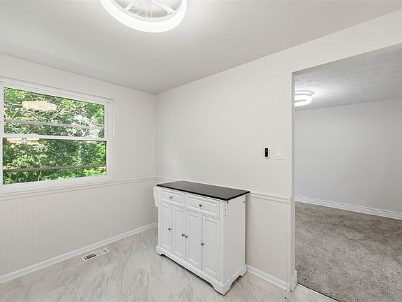 3rd image of 2317 Firethorn Rd