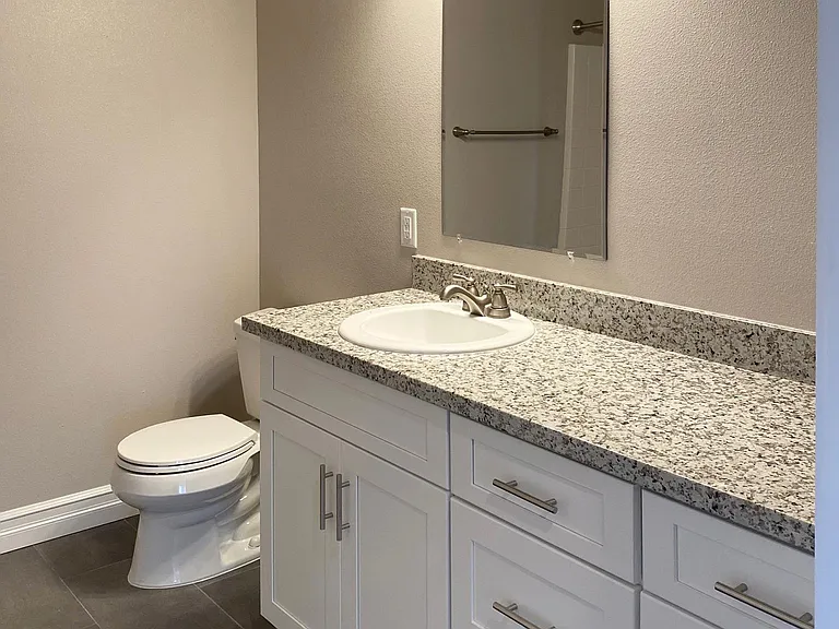 1639 Pine St #D — Photo 16