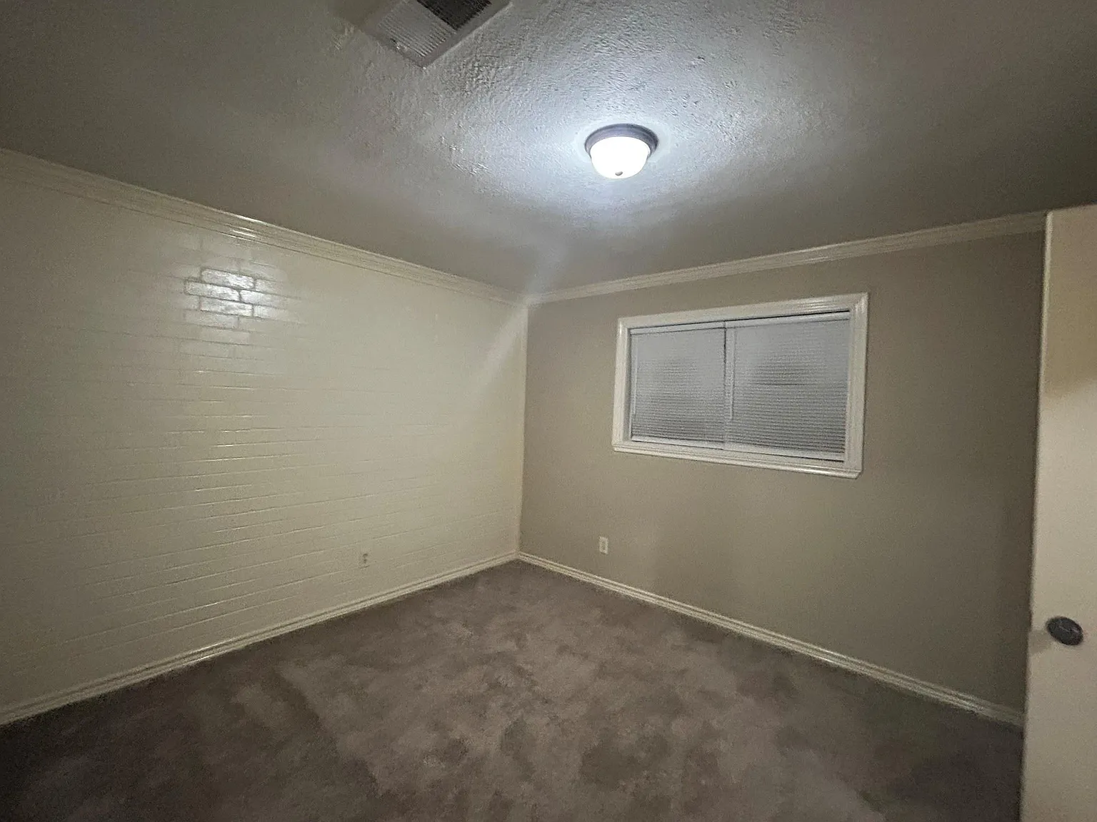 2 bed, 1.0 bath, $1,350 — Photo 4