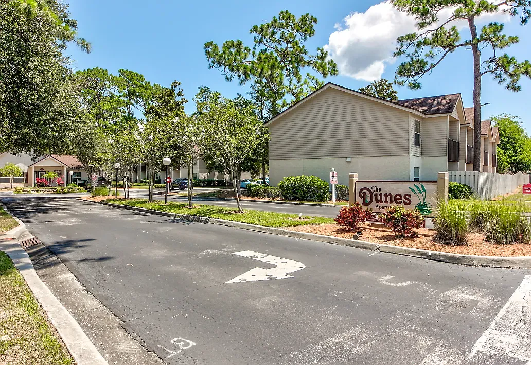 The Dunes Apartments — Photo 2