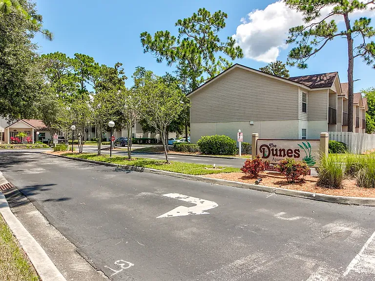 The Dunes Apartments — Photo 3