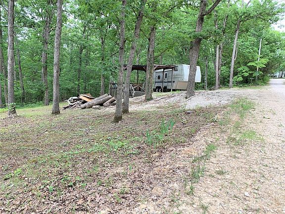 5th image of 425 Linden Ln