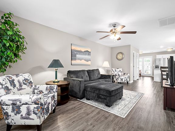 5th image of 248 Alexander Blvd