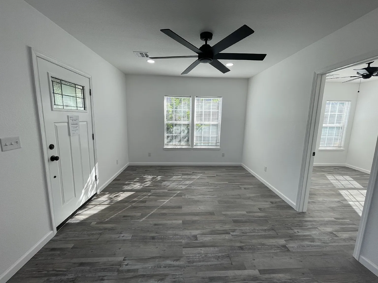 2 bed, 2.0 bath, 859 sqft, $1,000 — Photo 4