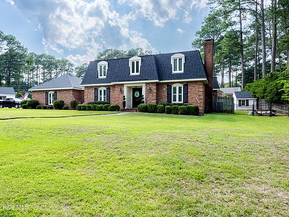 2nd image of 1119 Windemere Drive NW