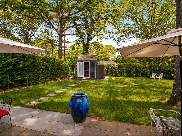 150 Edgemere Dr — Photo 11