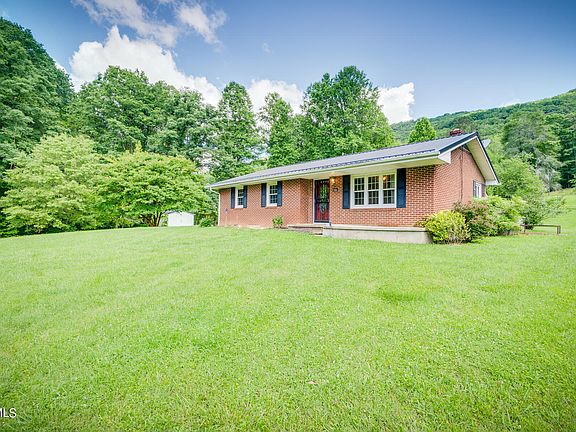 2nd image of 146 Barbour Hollow Ln