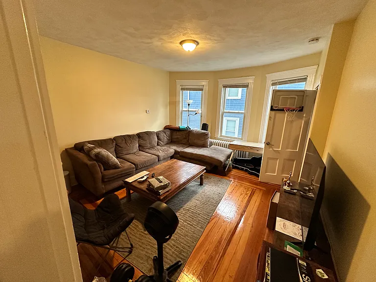 17 Dow St #2 — Photo 8