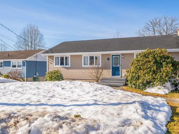 4 Chestnut Ln, Dartmouth, NS B2Y 3X2