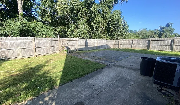 121 Lois Dr — Photo 24