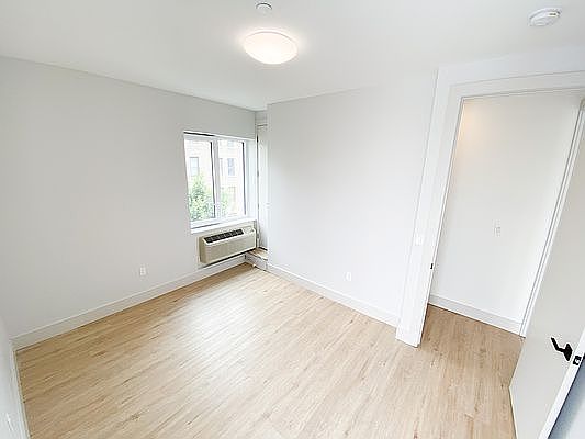 5th image of 3572 Dekalb Ave APT 2B