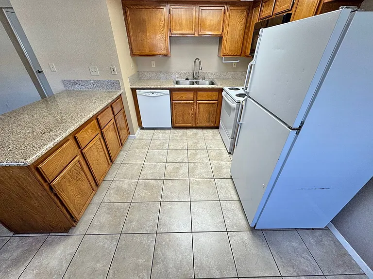 2708 Beaver Creek Ct #102 — Photo 3