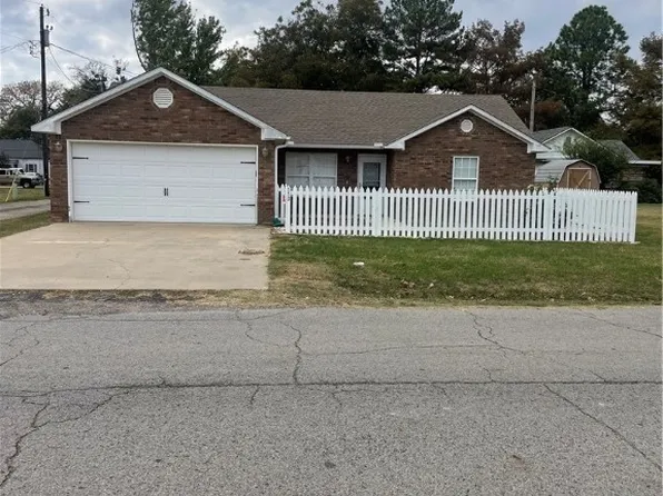 113 N Boston St, Spiro, OK 74959