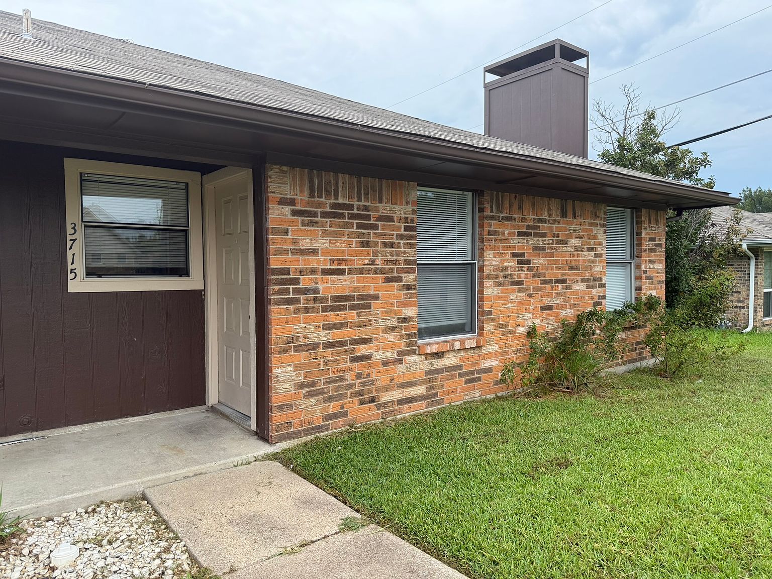 ジュリ様確認用 3715 Jewel St, Sachse, TX 75048 | Zillow