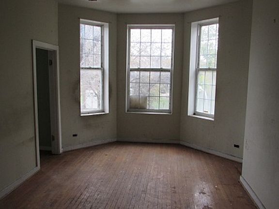 3rd image of 1520 S Christiana Ave