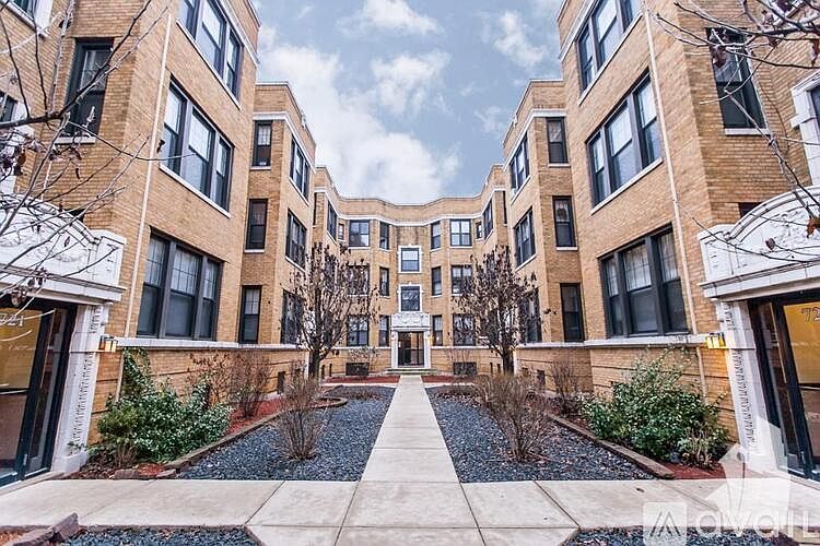 1st image of 719 W Barry Ave #723.5-B3