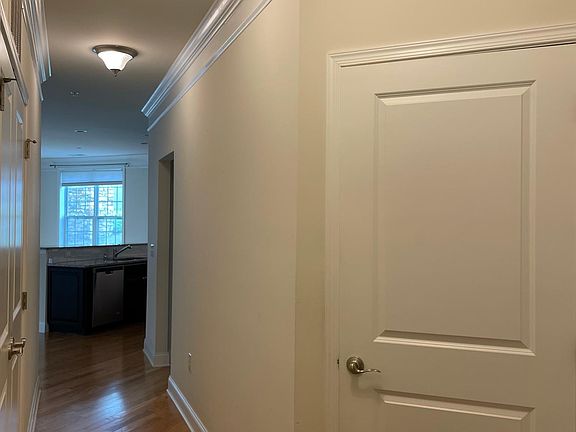 5th image of 102 Corning Fairbanks Way