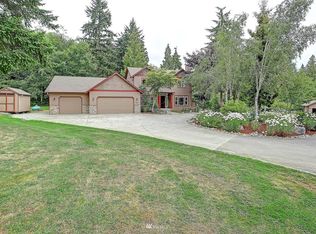 215 Saylor Rd, Camano Island, WA 98282