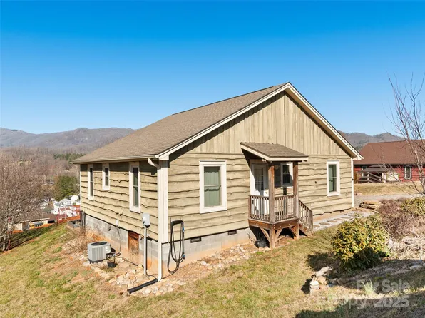 131 Bronco Way, Waynesville, NC 28785