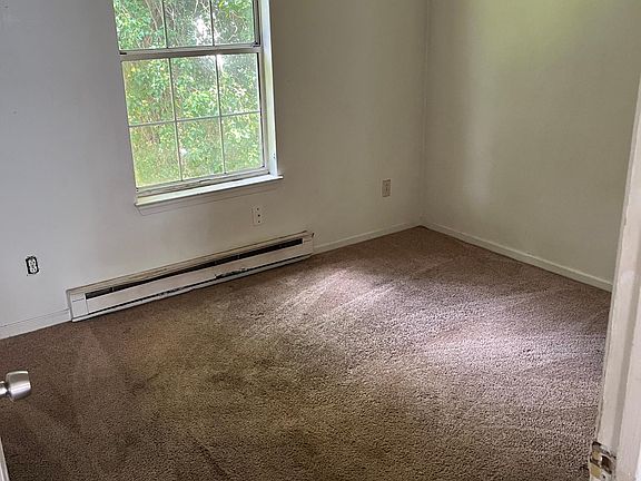 4th image of 826 Washington Ave APT C