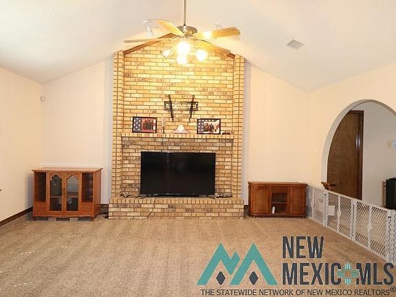 3rd image of 212 Rosewood Dr