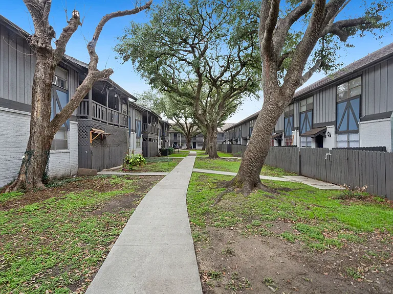 Sharpstown Garden — Photo 30