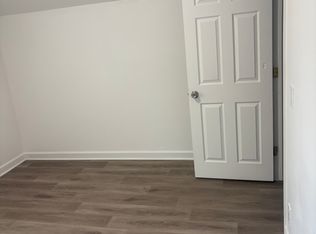 313 George Ave UNIT 2, Waukegan, IL 60085