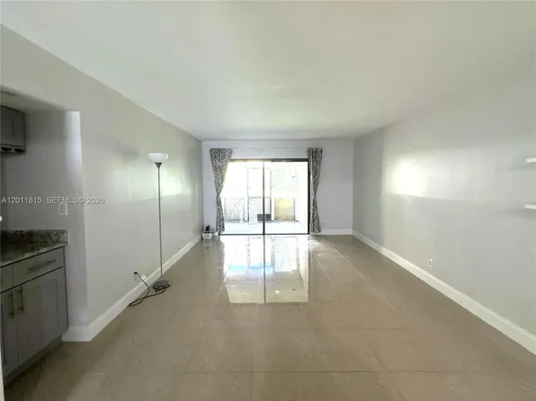 9370 SW 8th St APT 107, Boca Raton, FL 33428
