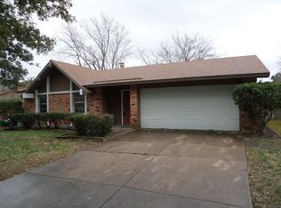 429 Santa Paula Dr, Grand Prairie, TX 75052