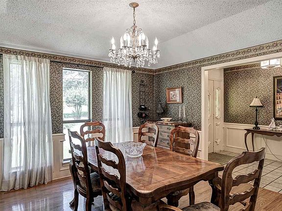 5th image of 279 Paradise Ln