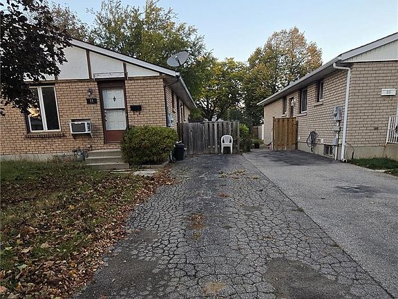 4th image of 11 Debby Cres