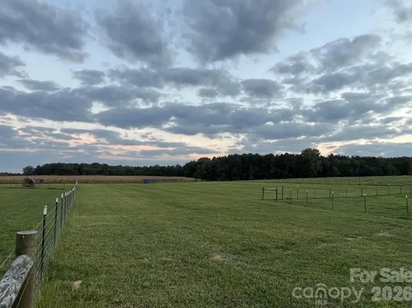 8720 S Potter Rd, Waxhaw, NC 28173