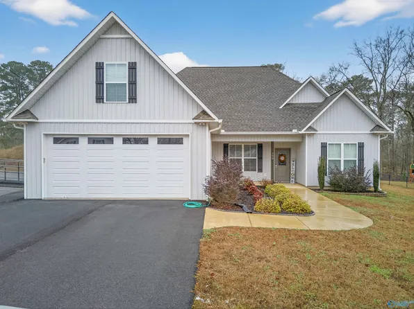 105 Kaying Rd S, Gadsden, AL 35903