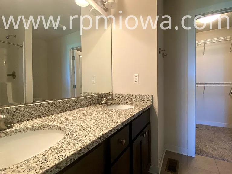 1503 NW Abbie Dr — Photo 3