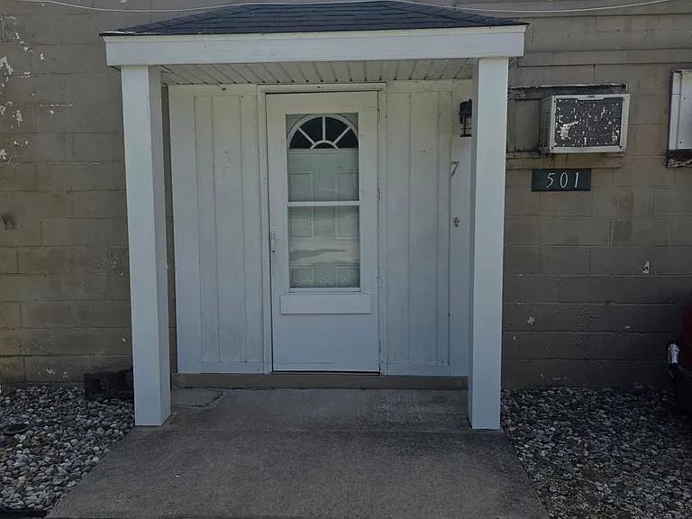 601 W Wilkinson St — Photo 1